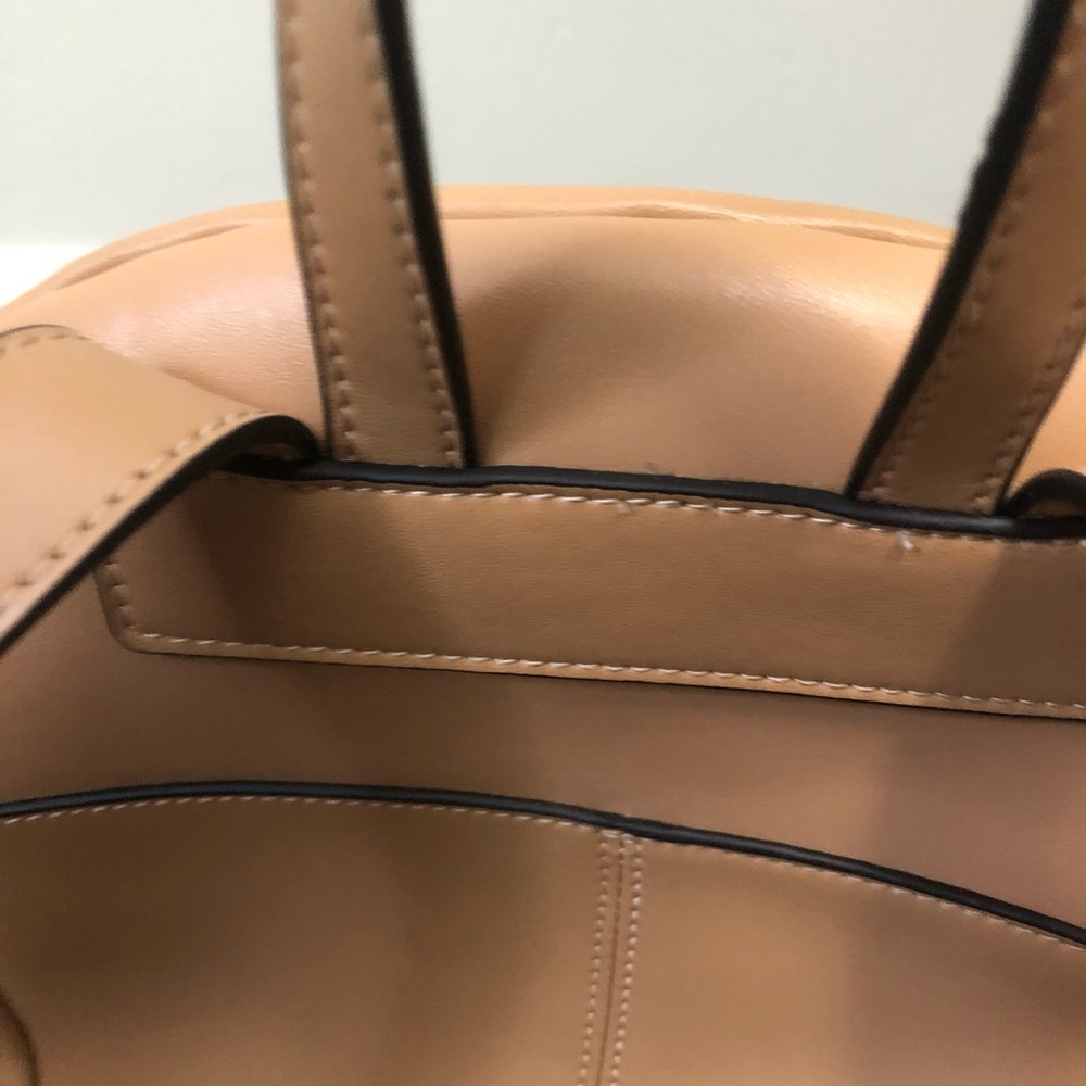 Leather backpack - Picture 5 of 8